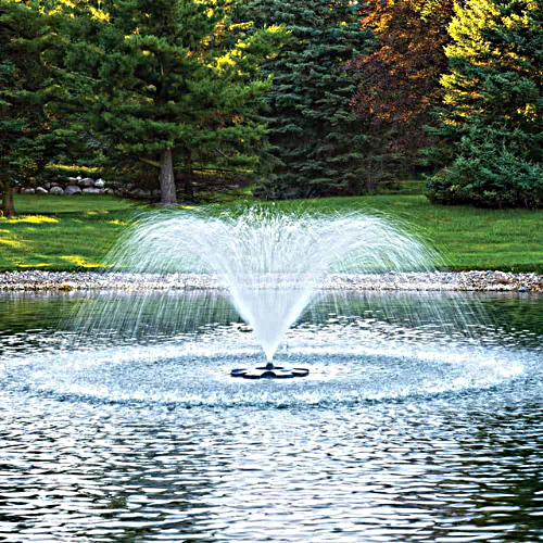 Floating fountain for golf course lakes