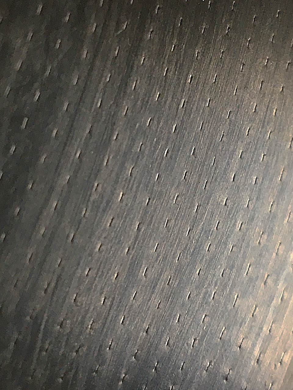 Tiny slits that generate Fine air Bubbles