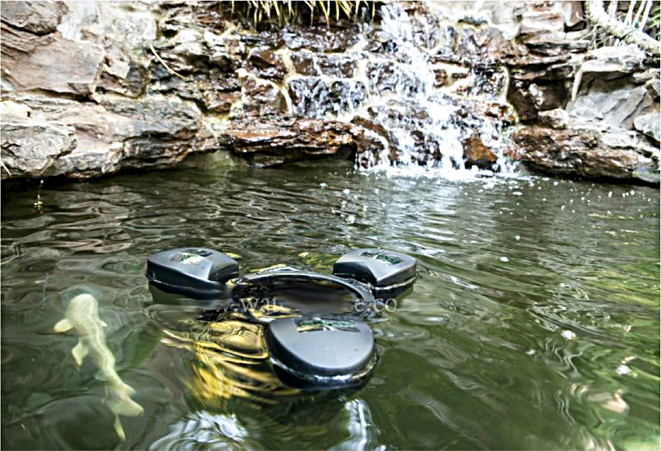 Floating Leaf Skimmer for Ponds (with Built in pump)